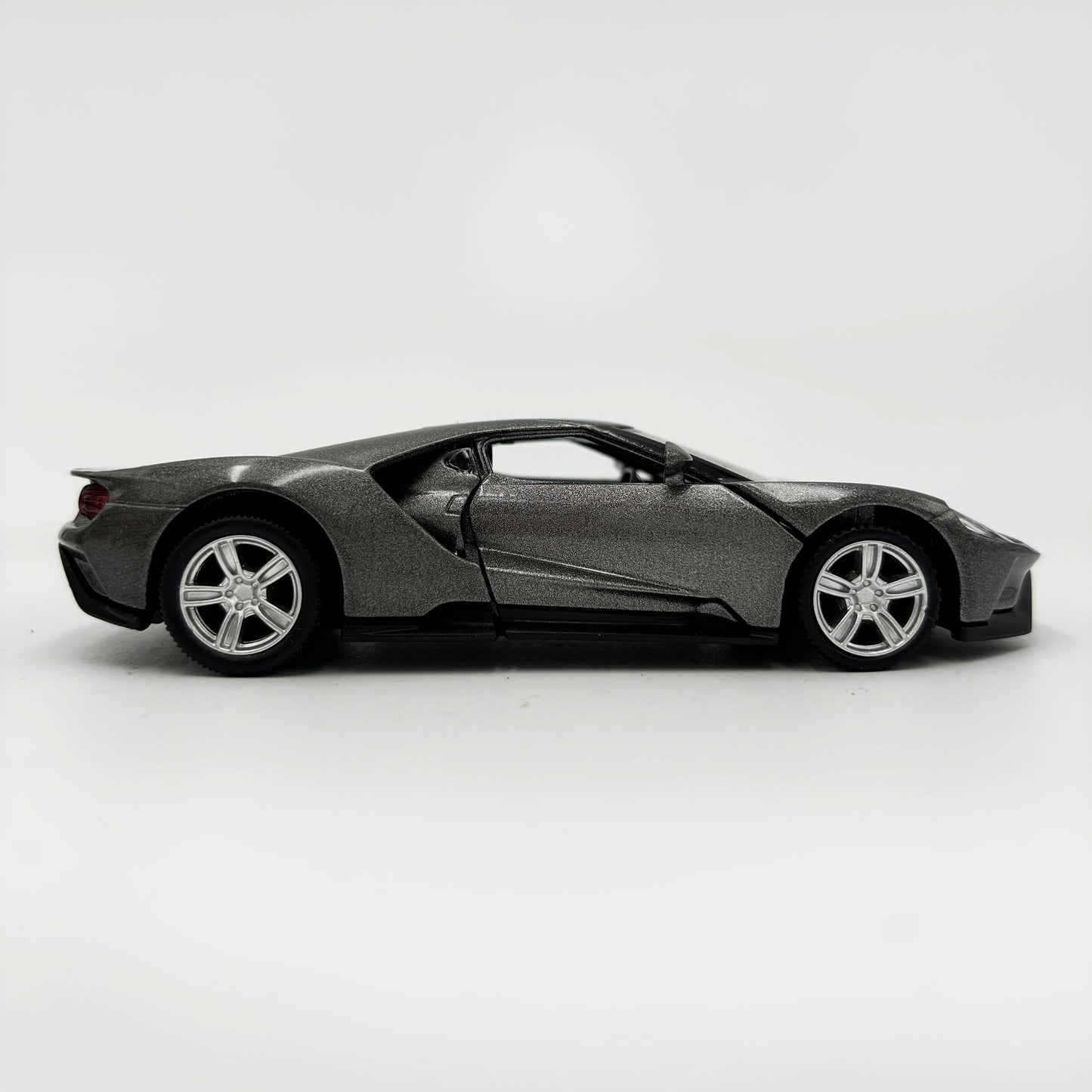 Ford GT Pull-Back Metal Car Model – MAKEDA Collectible Toy Gift