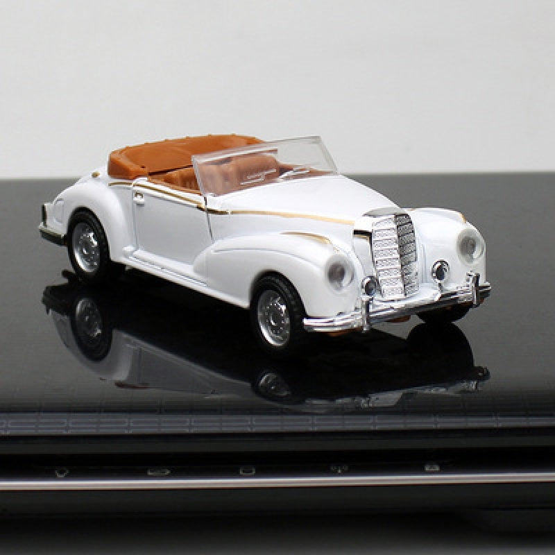 1:36 Retro Alloy Car Model – Classic Toy Car for Halloween & Christmas Gifts