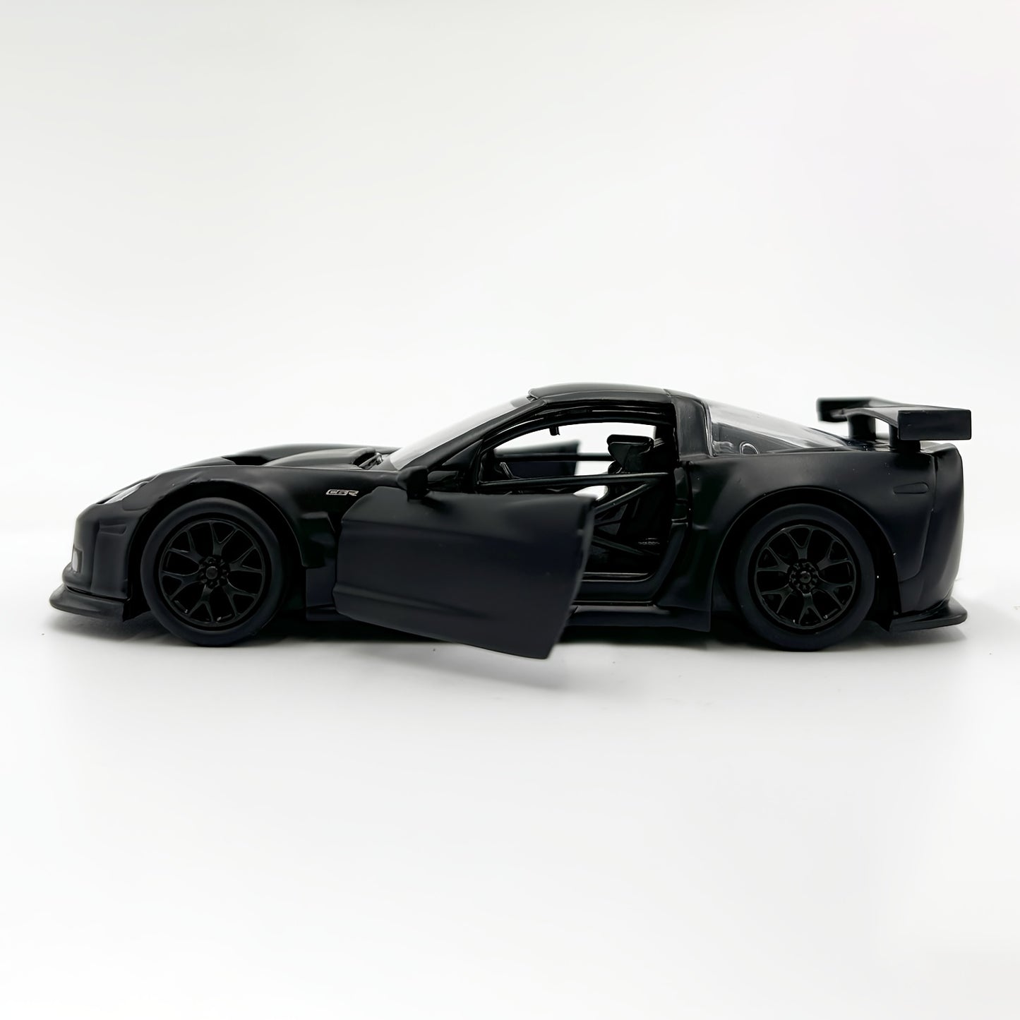 MAKEDA Corvette C6-R Black Pull-Back Alloy Car – Openable Door Toy Gift