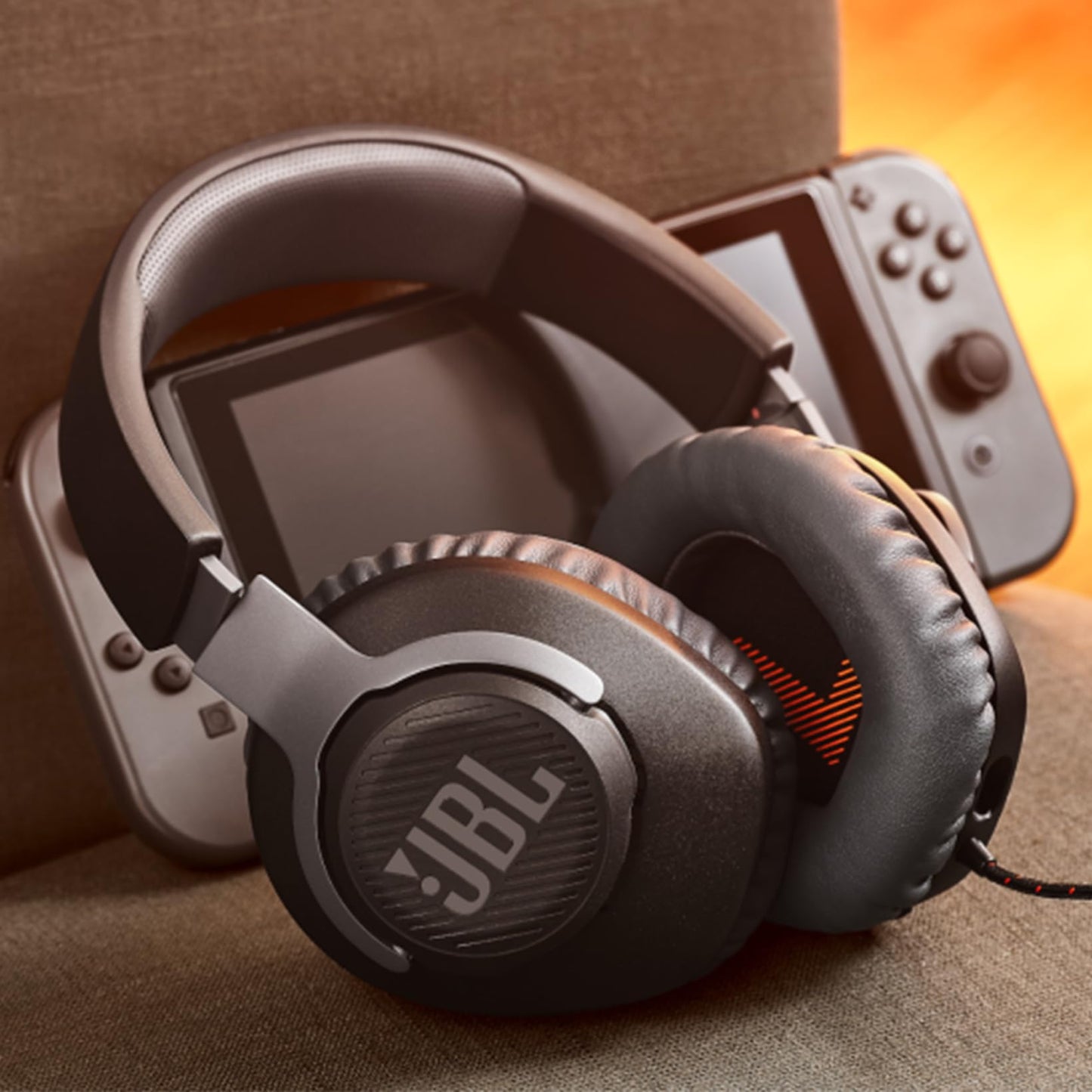 JBL Quantum 100 - Wired Gaming Headset, Detachable Mic, Lightweight