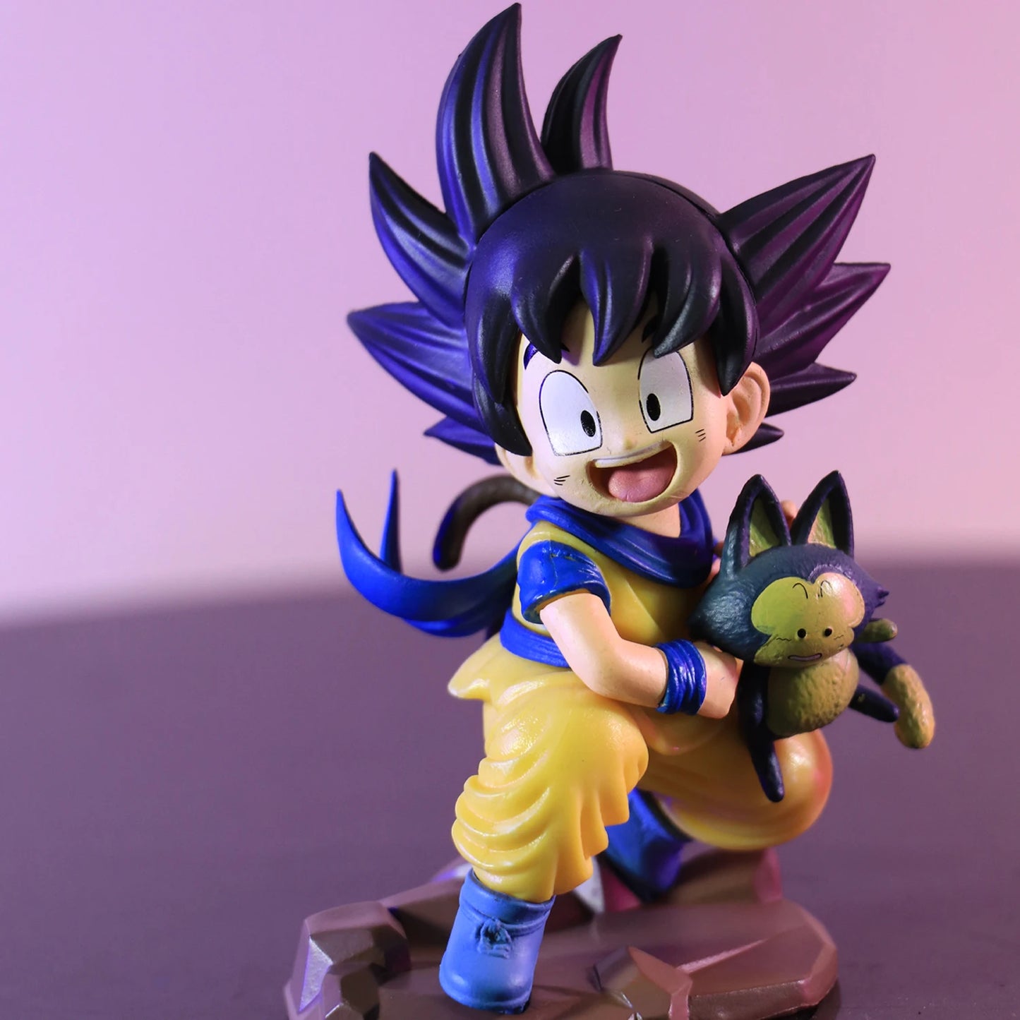 Anime Dragon Ball Q Version Goku Holding Poole PVC 10cm Collectible Toy