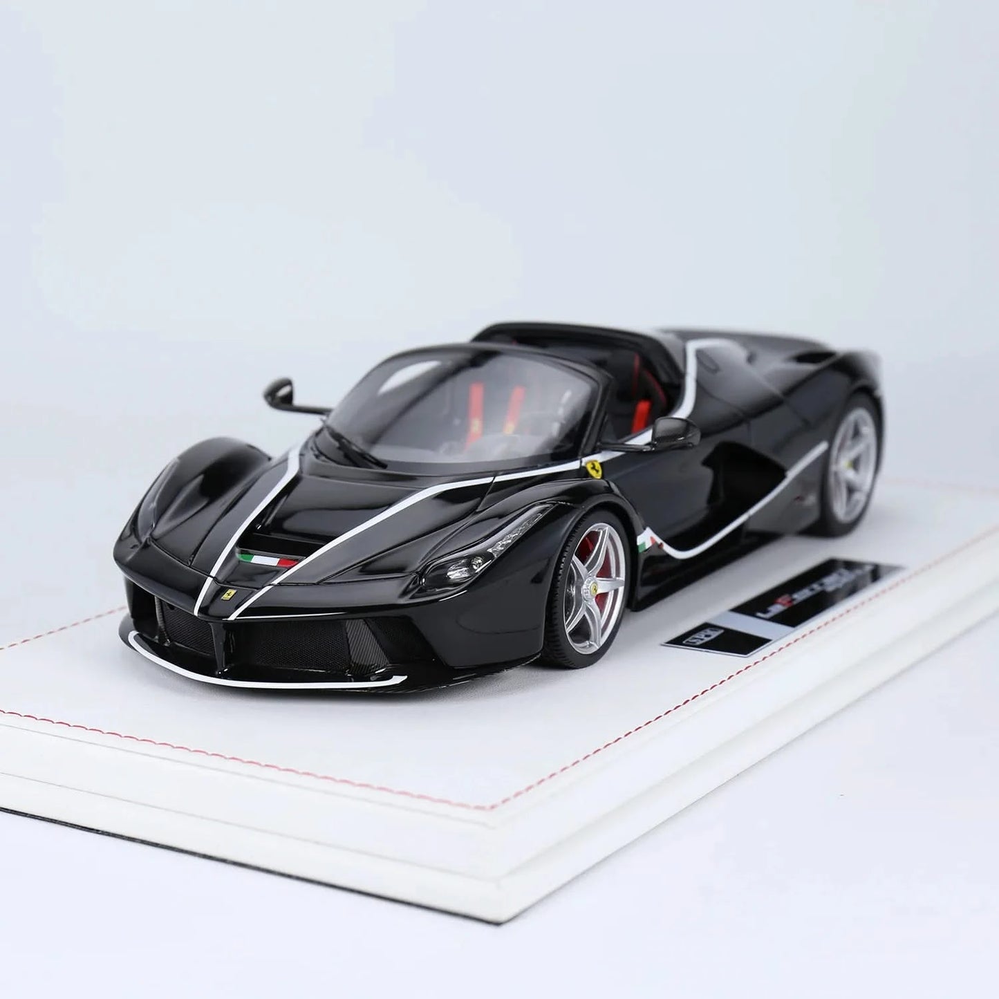 1-18 SPM F errari LaFerrari Aperta Resin Model car