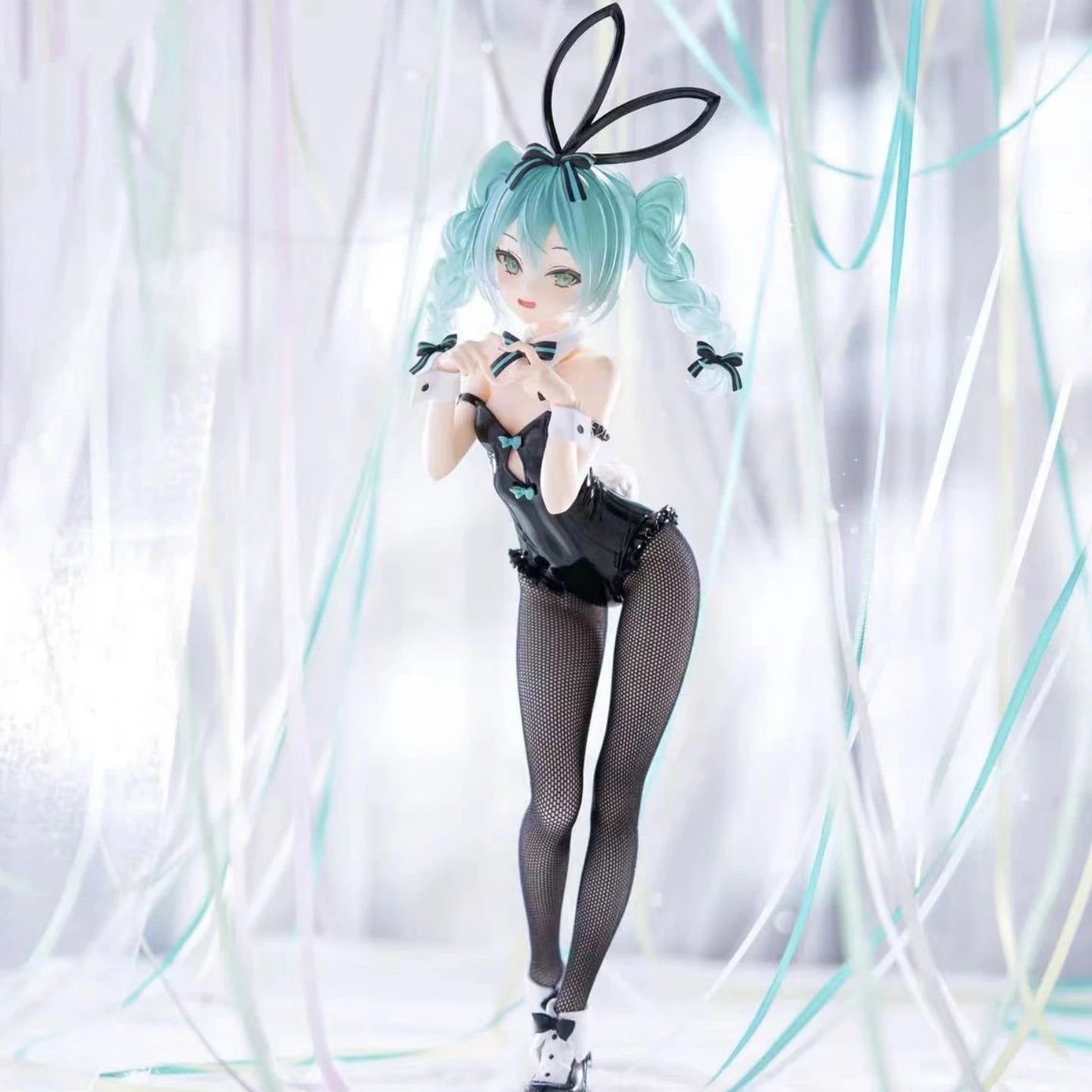 28cm Hatsune Miku Bunny Girl Figure - Collectible Model & Desk Decor