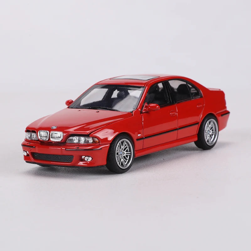 DCM 1:64 E39 M5 Alloy Model Car