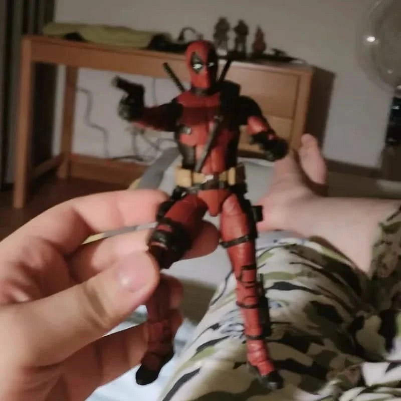 Deadpool Action Figure X-Men Legends - Wade Wilson Collectible Toy