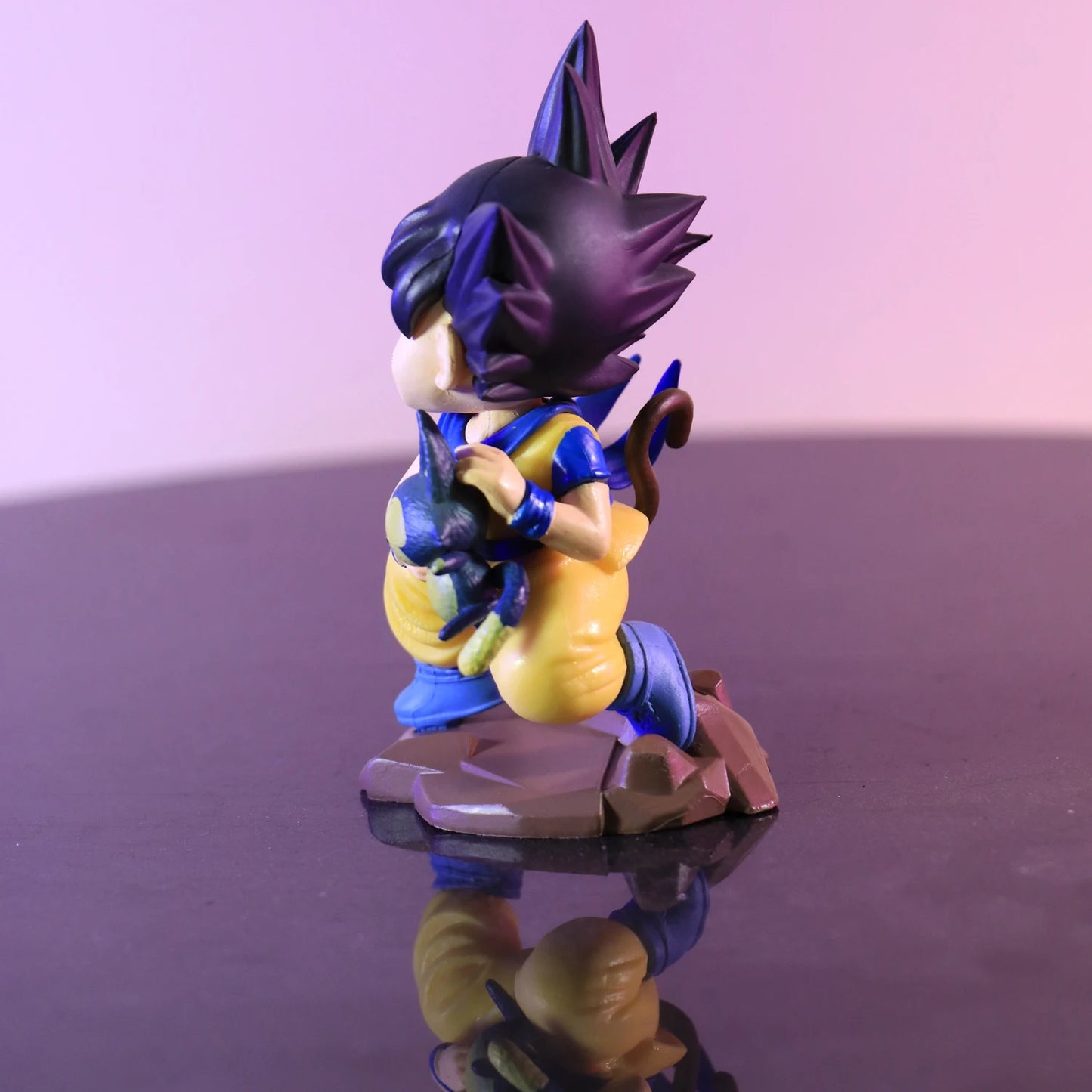Anime Dragon Ball Q Version Goku Holding Poole PVC 10cm Collectible Toy