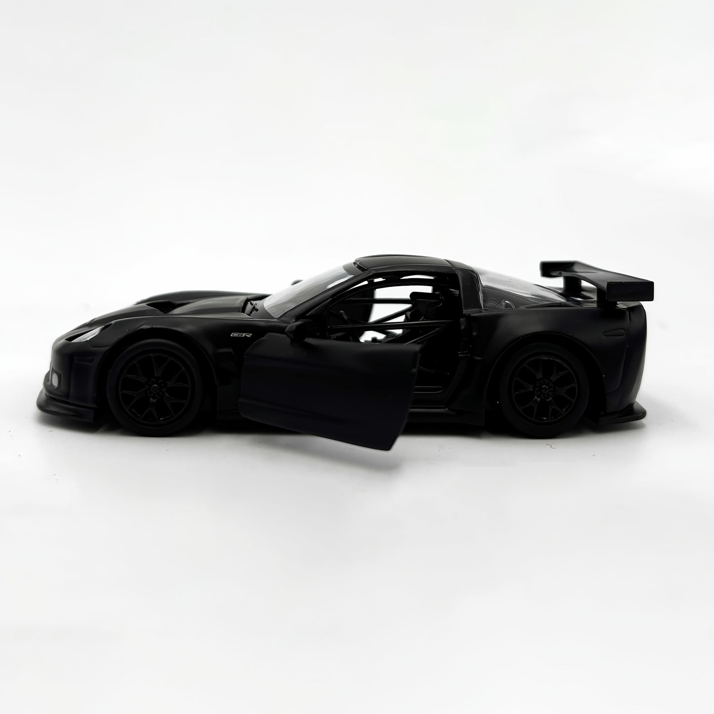 MAKEDA Corvette C6-R Black Pull-Back Alloy Car – Openable Door Toy Gift