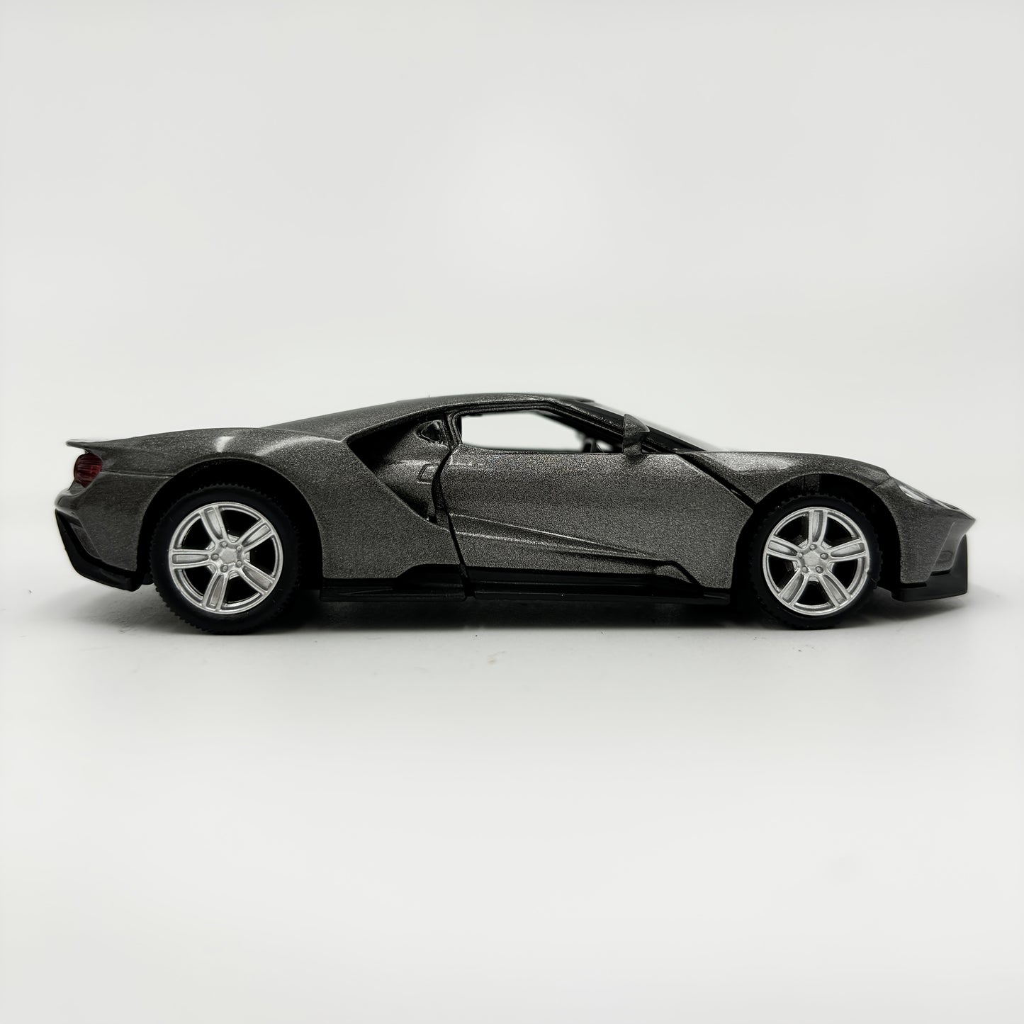 Ford GT Pull-Back Metal Car Model – MAKEDA Collectible Toy Gift