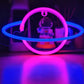 Neon Schild Planet – USB & Batterie LED Wanddeko in Pink/Weiß
