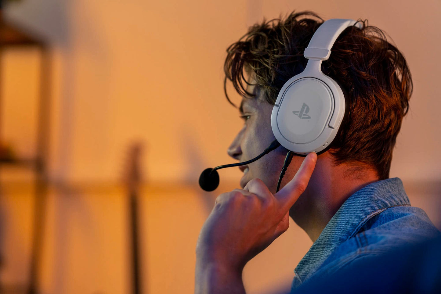 Trust GXT 498W Forta - Official PS5 Headset, Detachable Mic, White