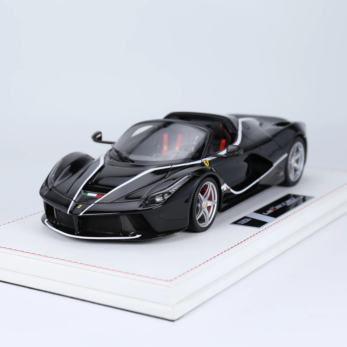 1-18 SPM F errari LaFerrari Aperta Resin Model car