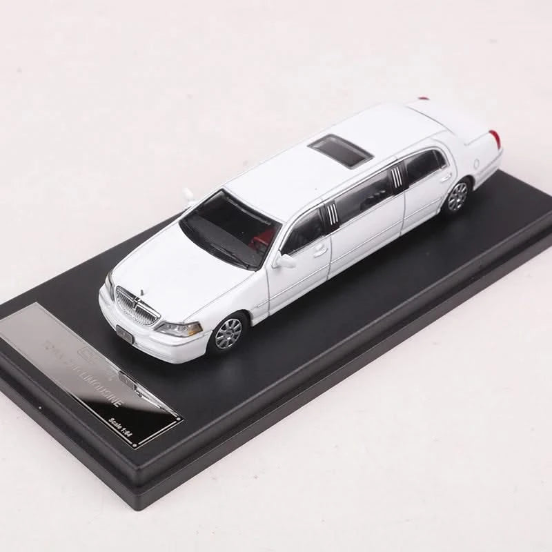 GCD 1:64 Town Car Limousine Alloy Model Car