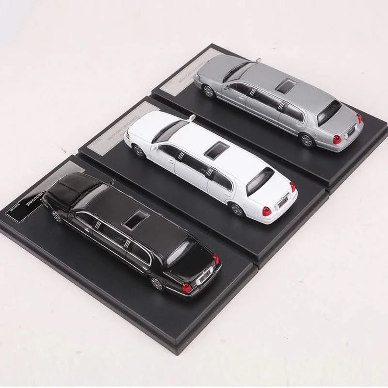 GCD 1:64 Town Car Limousine Alloy Model Car