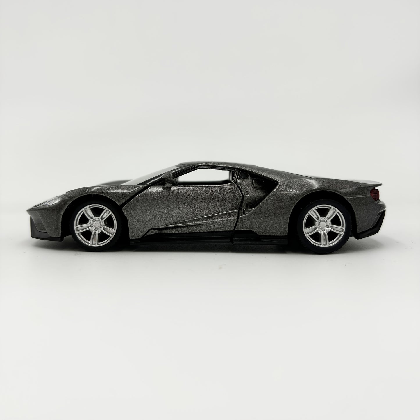 Ford GT Pull-Back Metal Car Model – MAKEDA Collectible Toy Gift