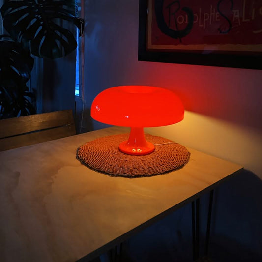 Sunset LED Table Lamp – Dimmable Minimalist Light for Home Decor