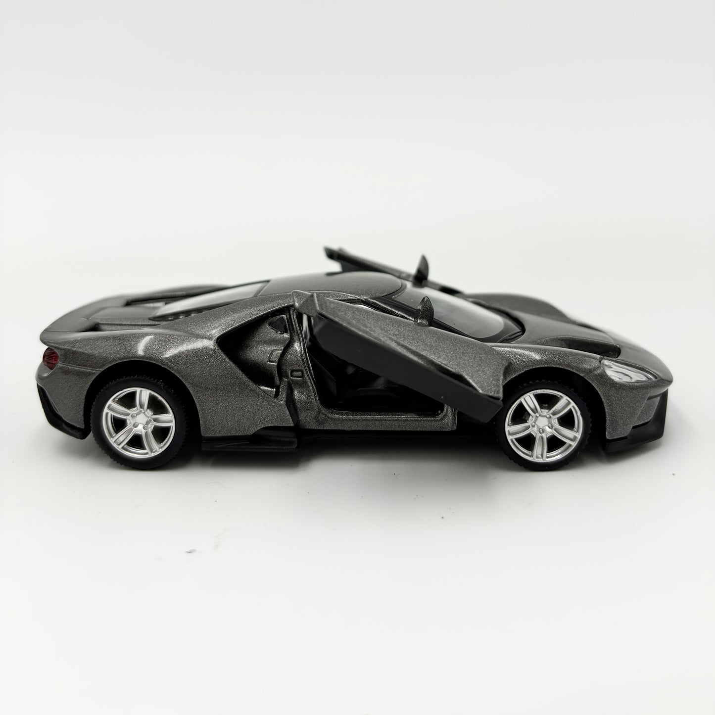 Ford GT Pull-Back Metal Car Model – MAKEDA Collectible Toy Gift